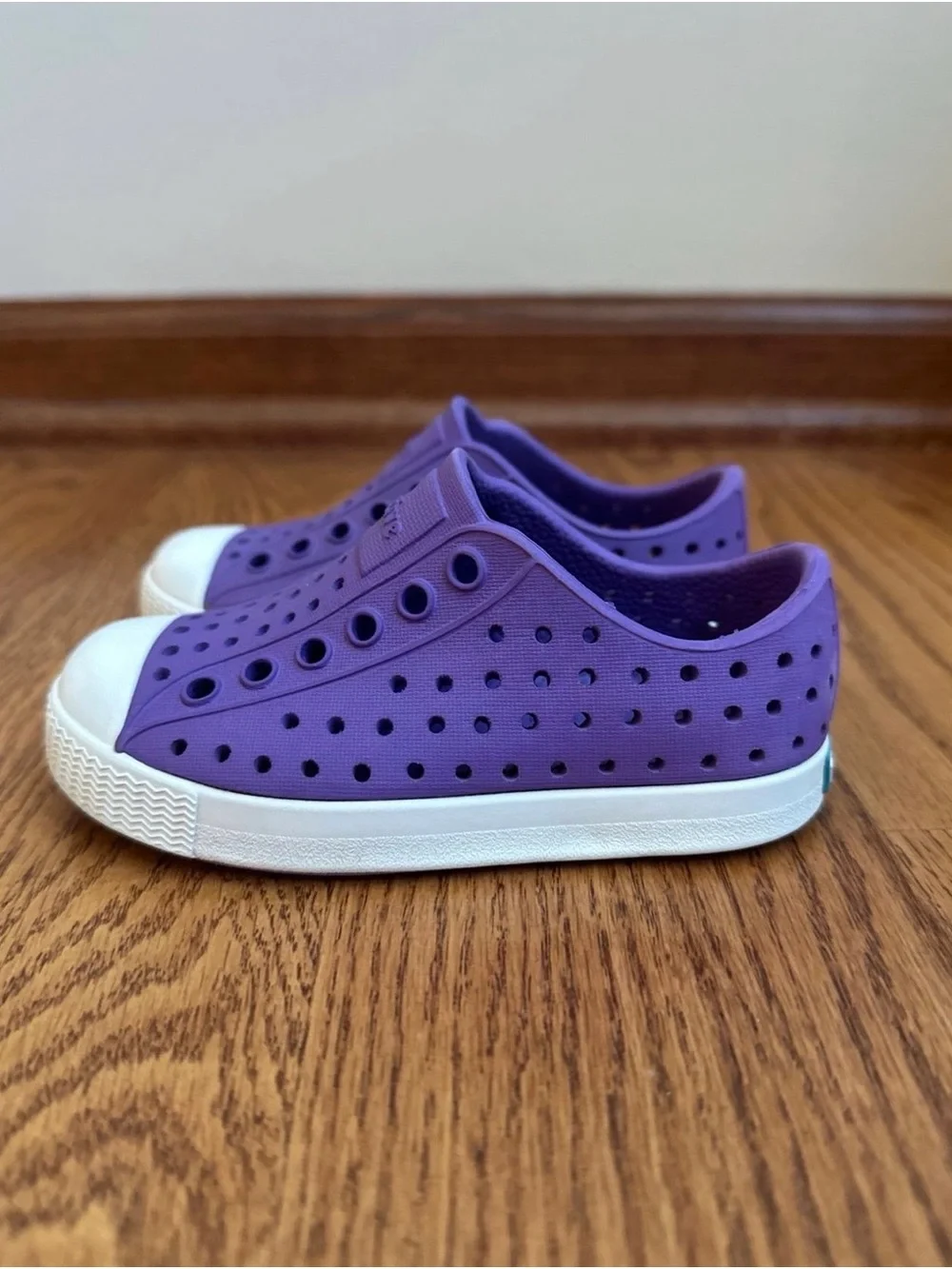 Native Slip On Shoes Girls Size 6 Purple